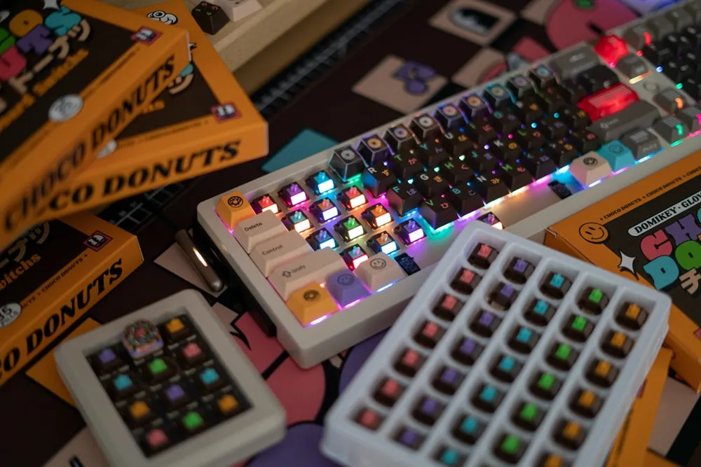 Domikey x GLOVE Chocolate Donut Switch Choco Donuts Switch RGB SMD Linear Switch 45g Switches For Mechanical Keyboard MX POM Pre Lubed