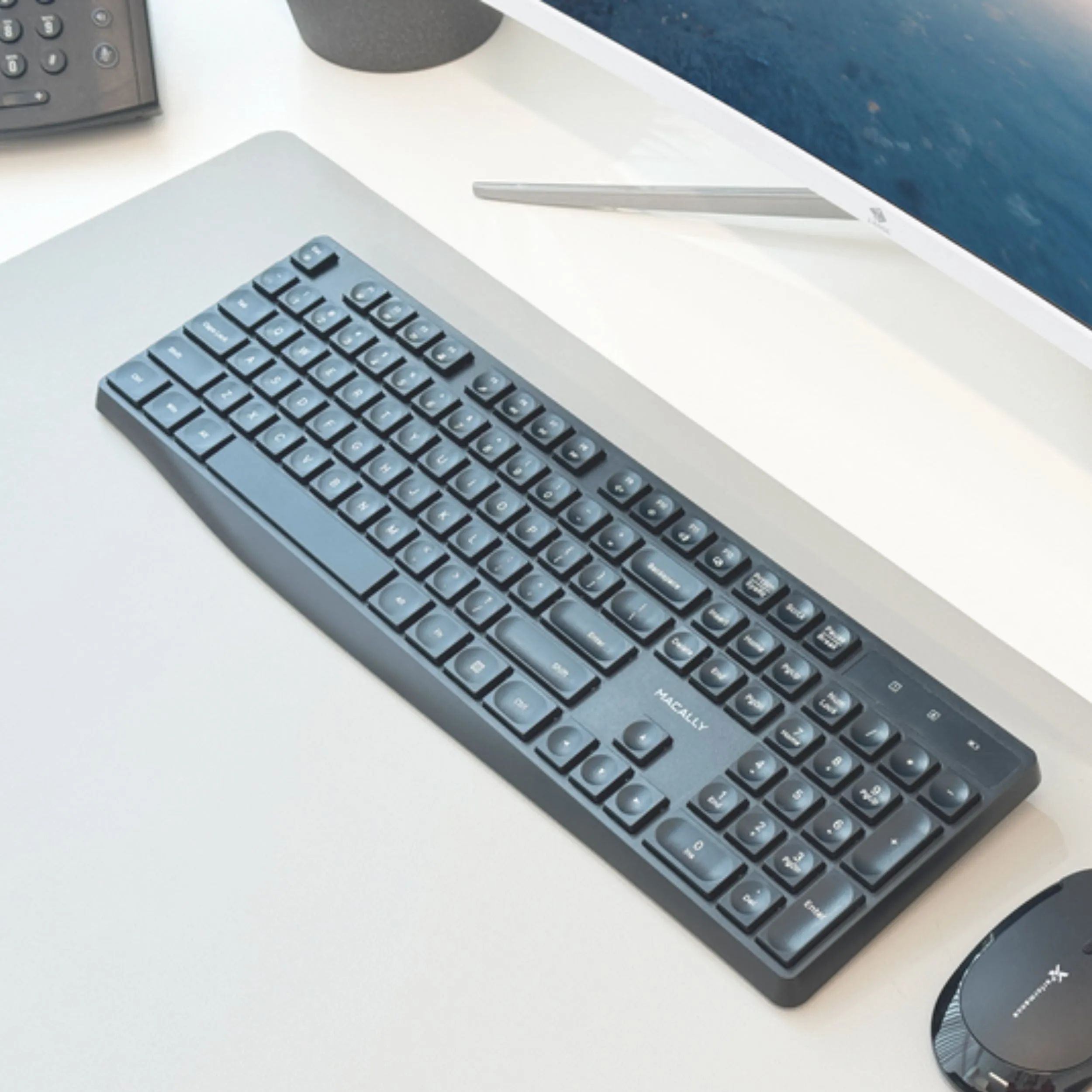 Full Size Wireless Keyboard for Windows PC (Black)