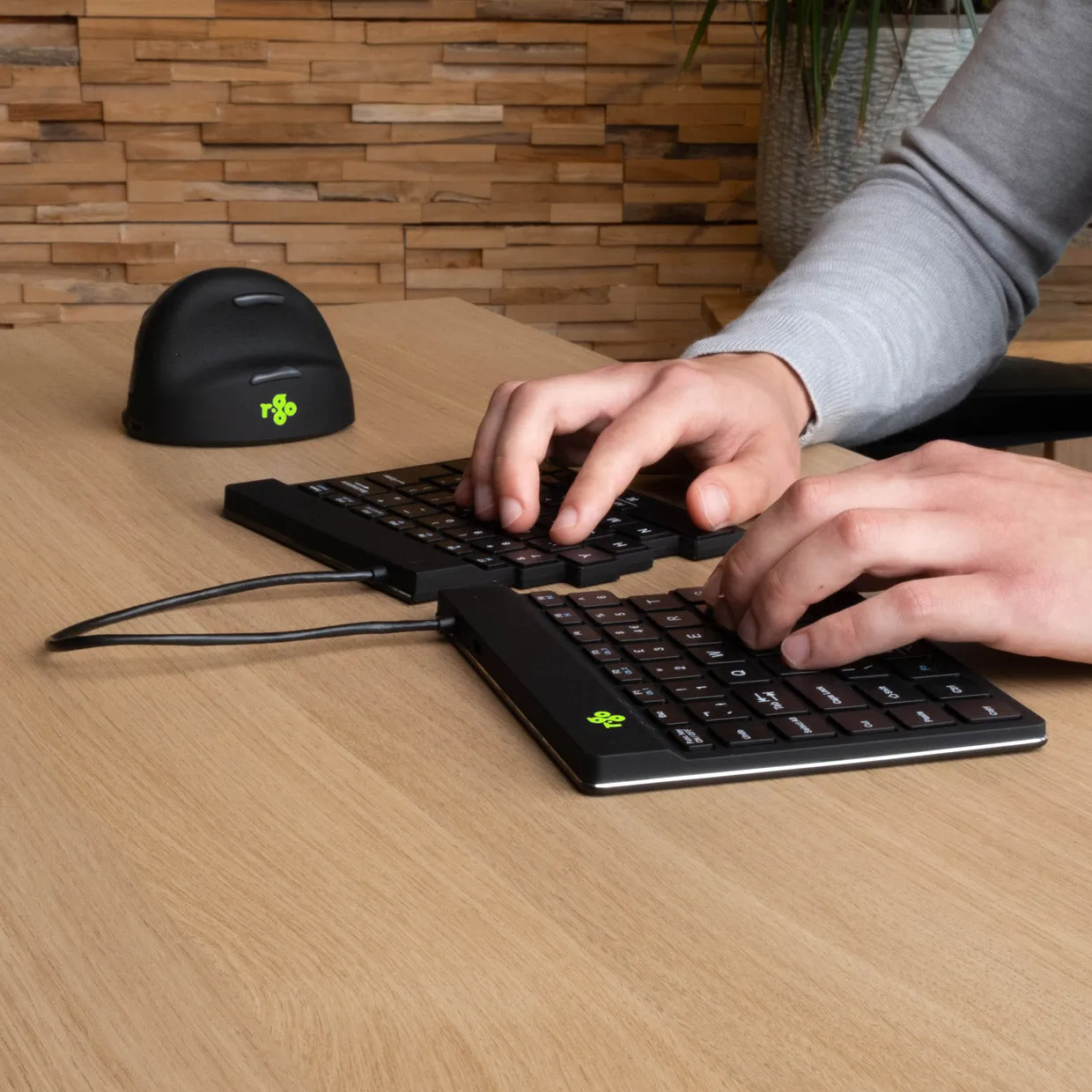 R-Go Split Break version 2 Ergonomic Wireless Keyboard