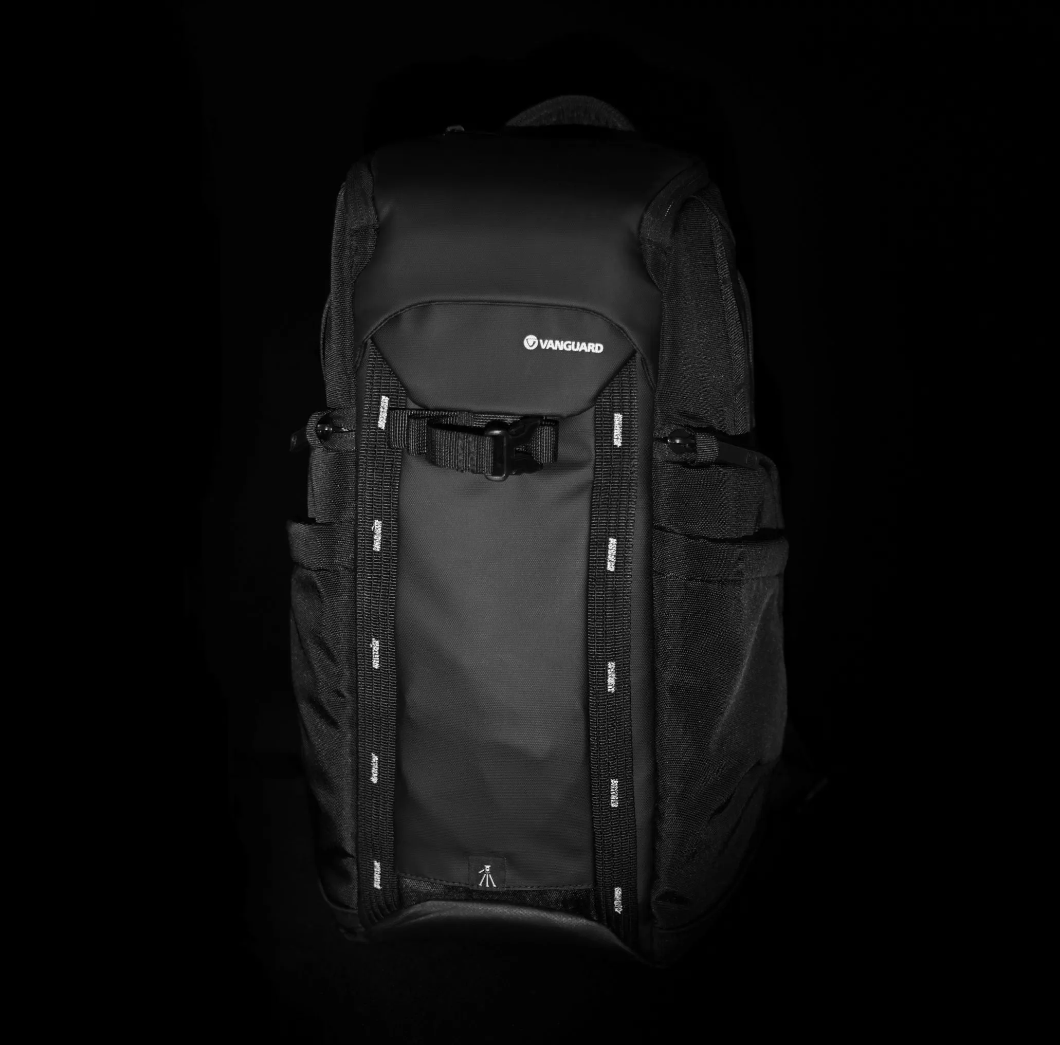 VEO Adaptor R48 Black Camera Backpack w/ USB Port - Rear Access