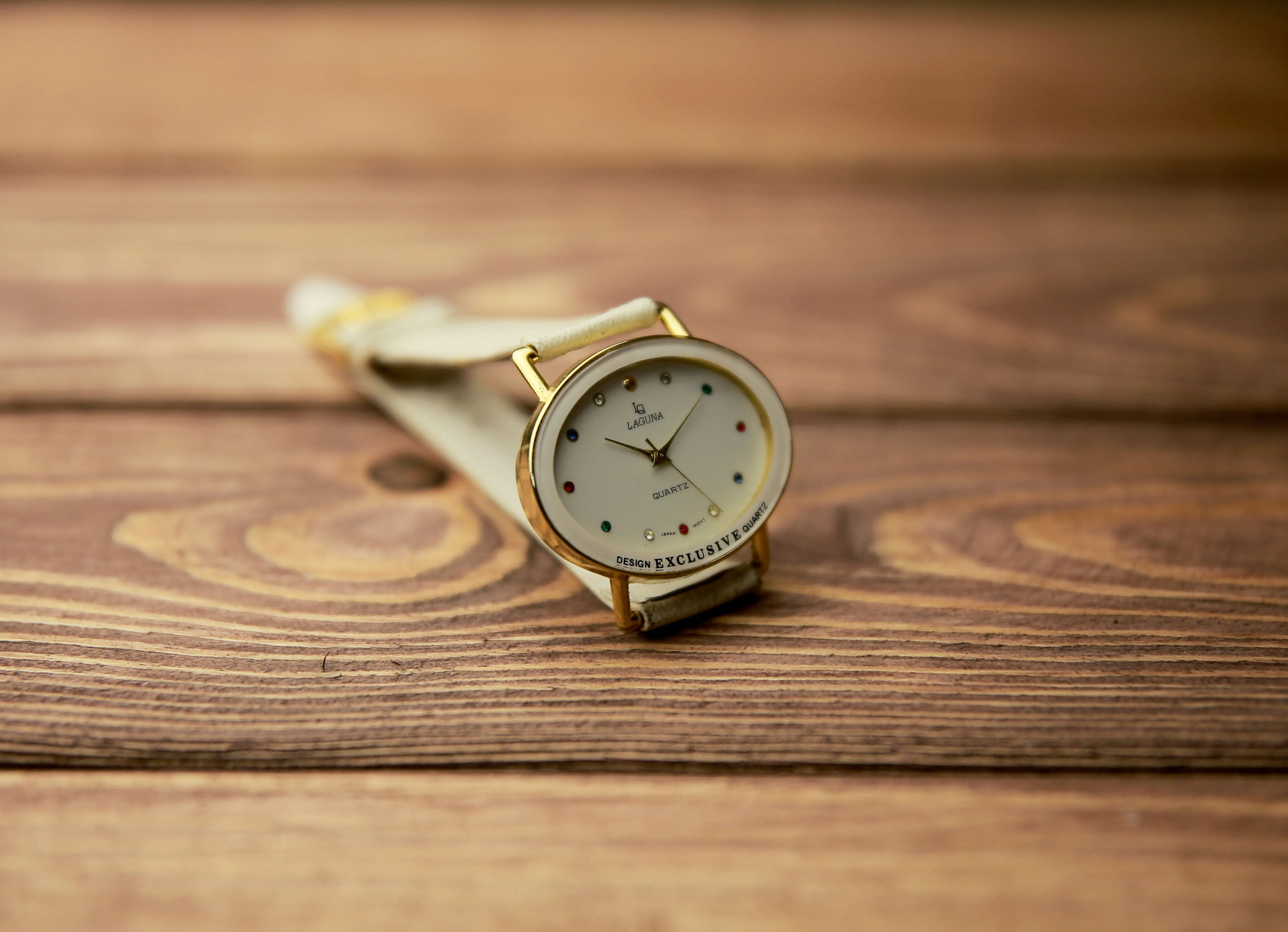 Vintage Japanese quartz ladies wristwatch LAGUNA